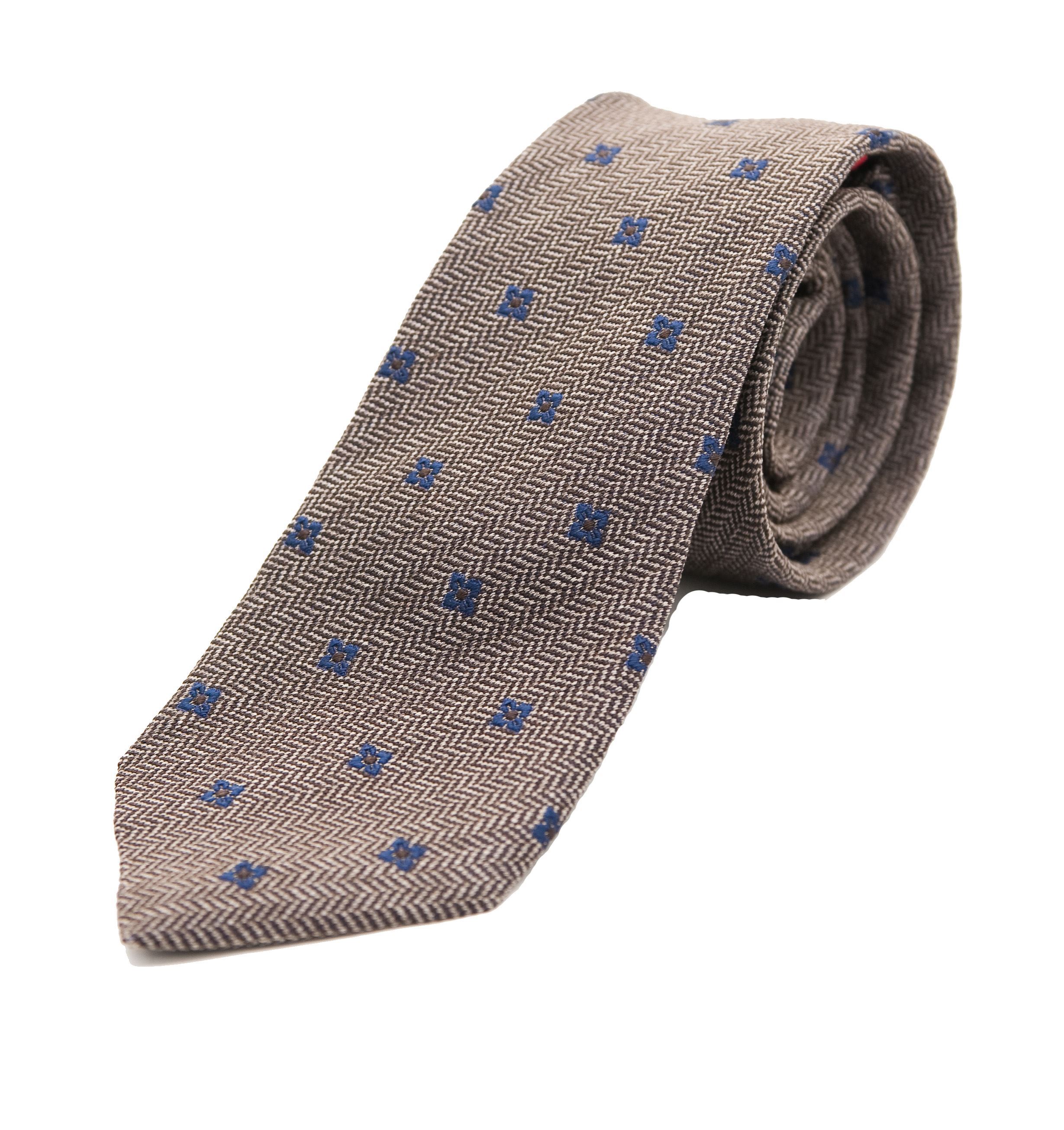 Picture of Patterned tie brown background