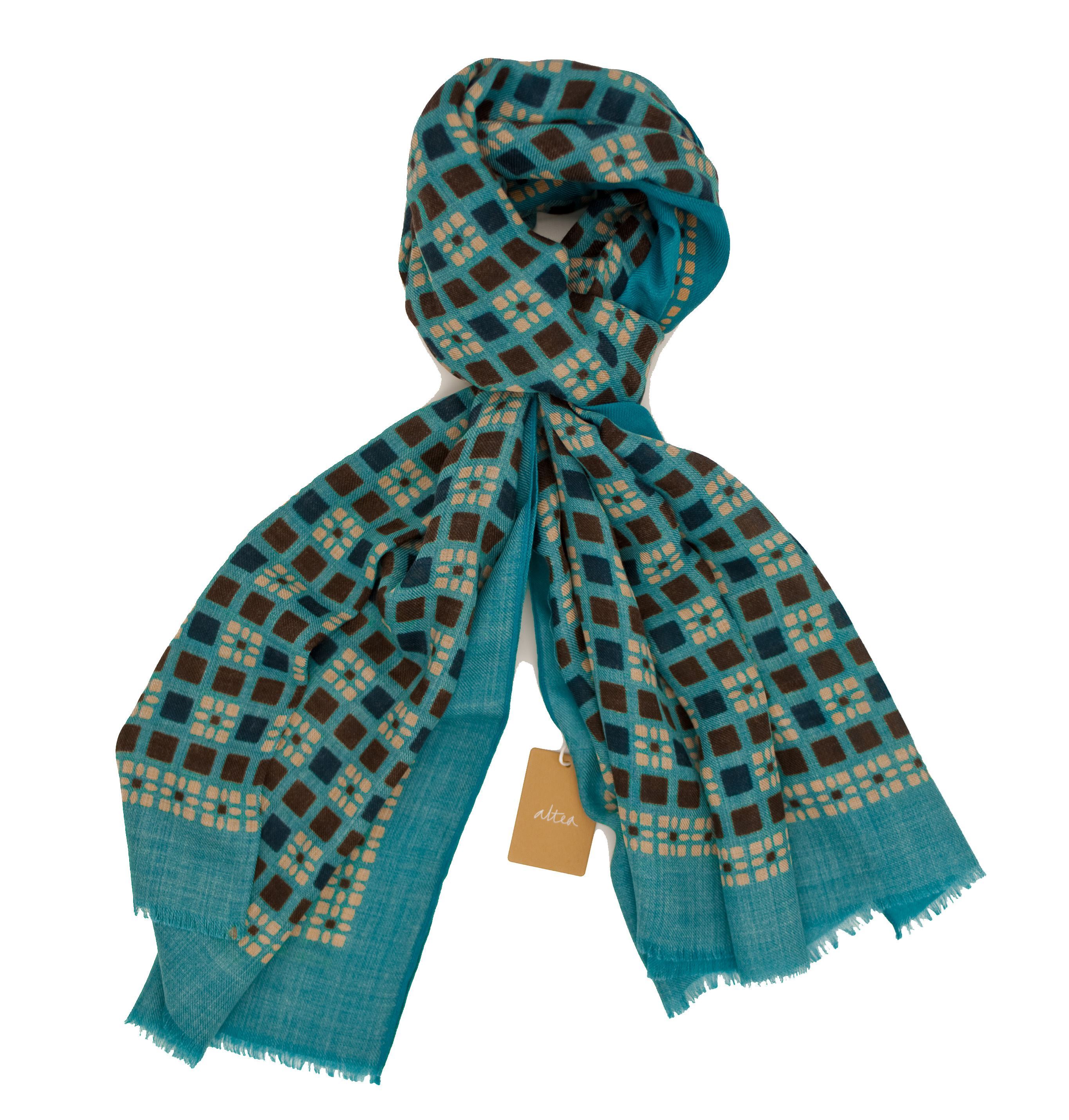 Picture of Scarf with indigo background
