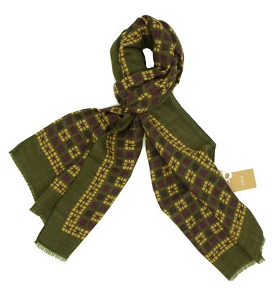 Picture of Scarf with green background