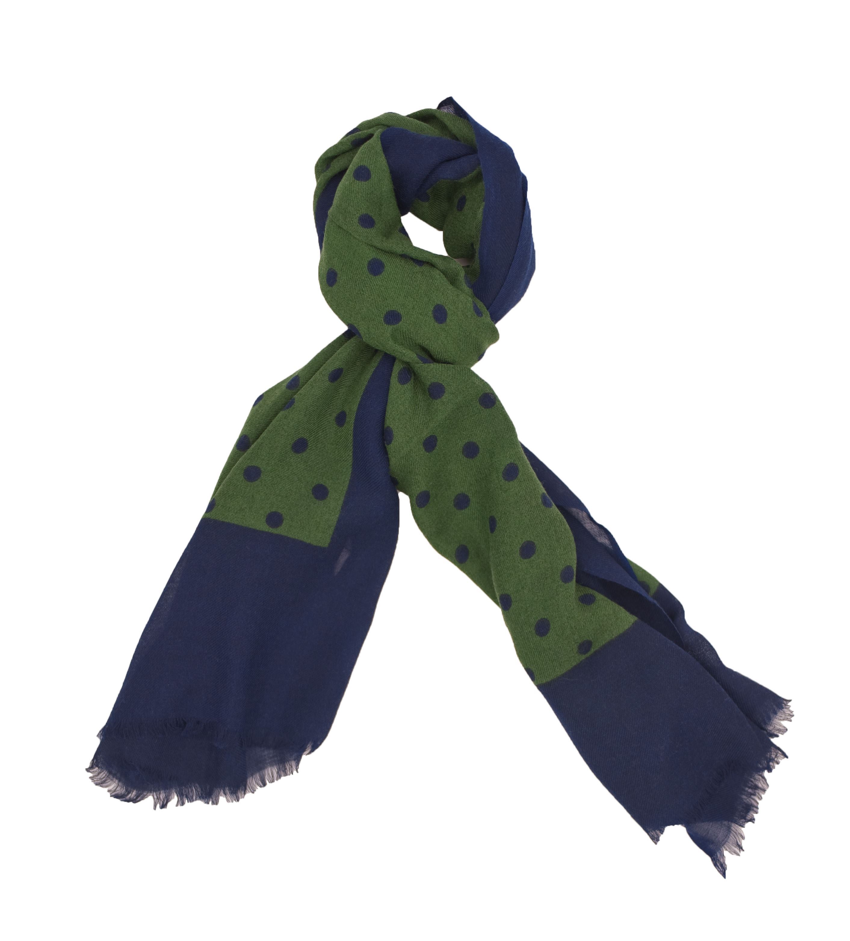 Picture of Scarf with green background