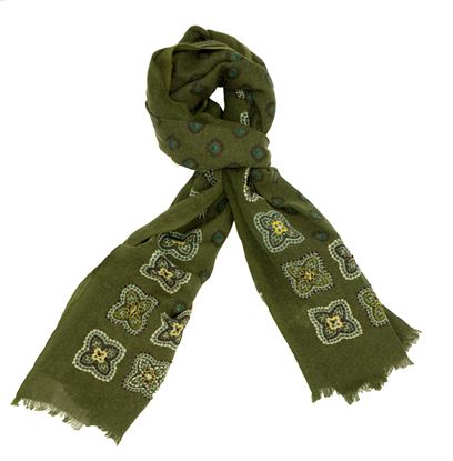 Picture of Scarf with green background