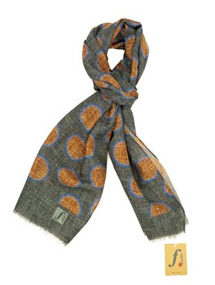 Picture of Verona Wool scarf with grey background