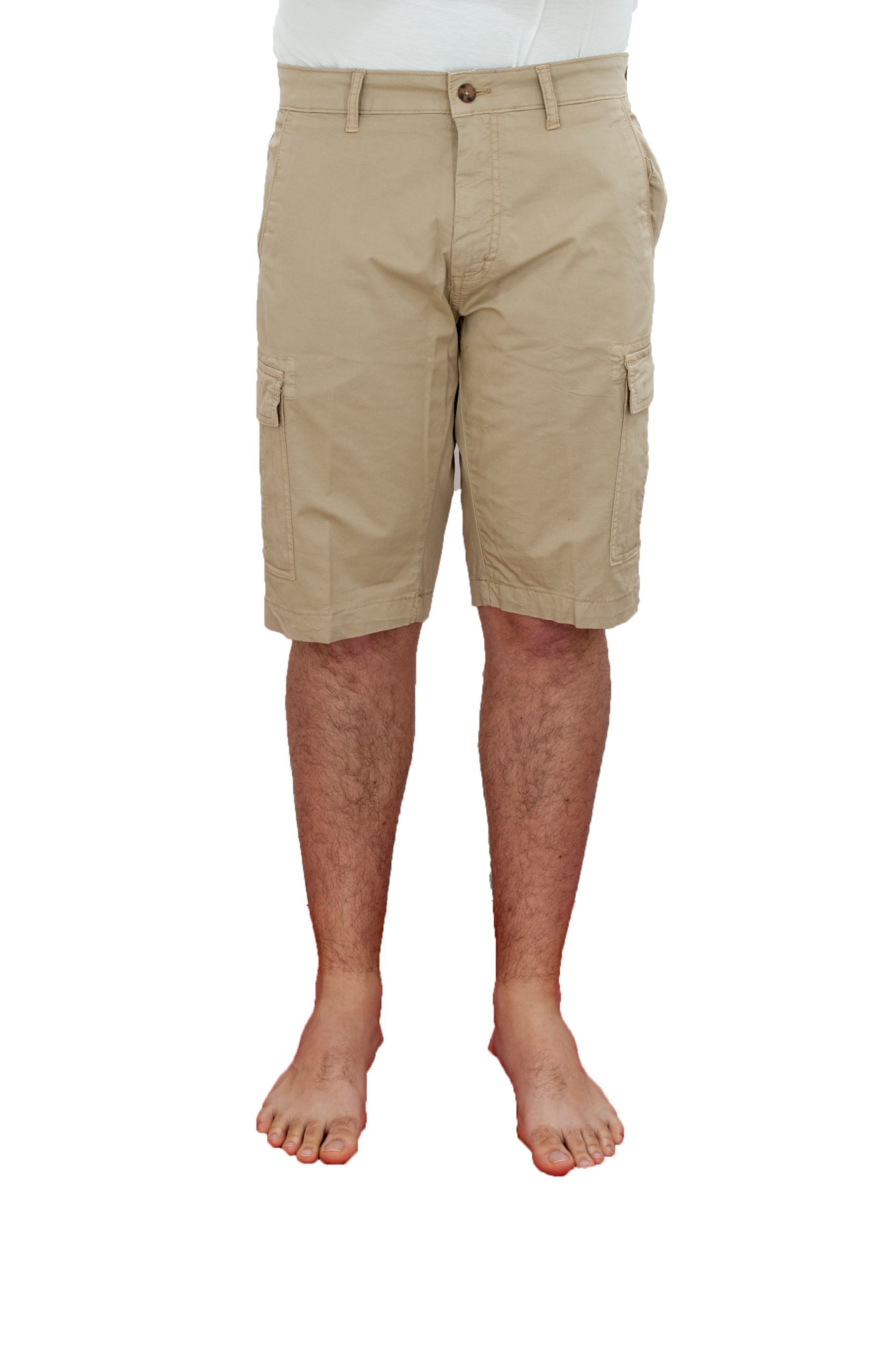 Immagine di Bermuda con tasconi Beige